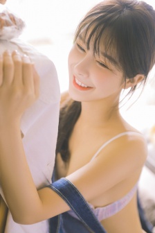 我女朋友摸完我下面蛋蛋很疼